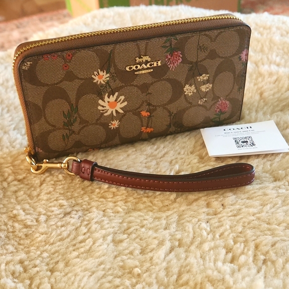 NWOT Coach Signature Wildflower Long Zippered Wallet/Wristlet 🤎🩷🌸🎁 - Picture 1 of 16